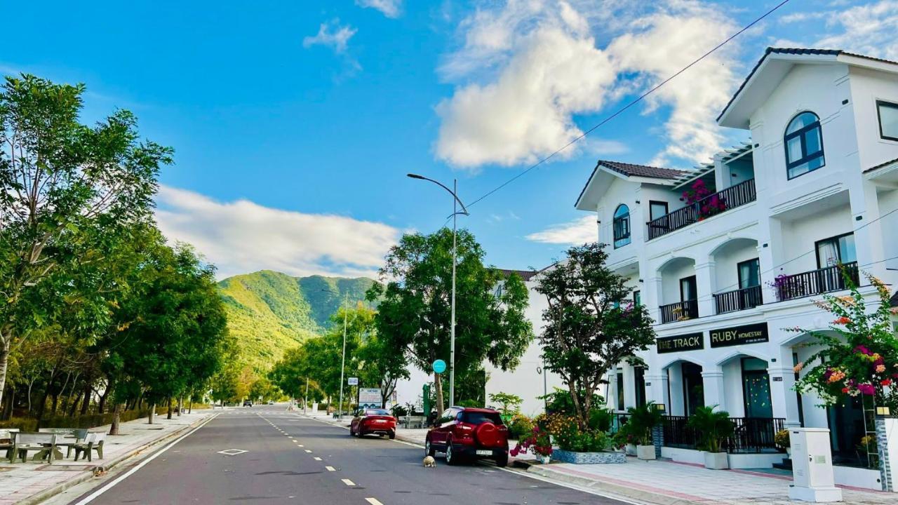 The Track Homestay - Near Bai Dai Beach Cam Lam 외부 사진