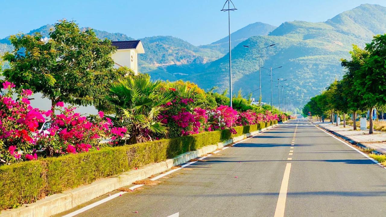 The Track Homestay - Near Bai Dai Beach Cam Lam 외부 사진