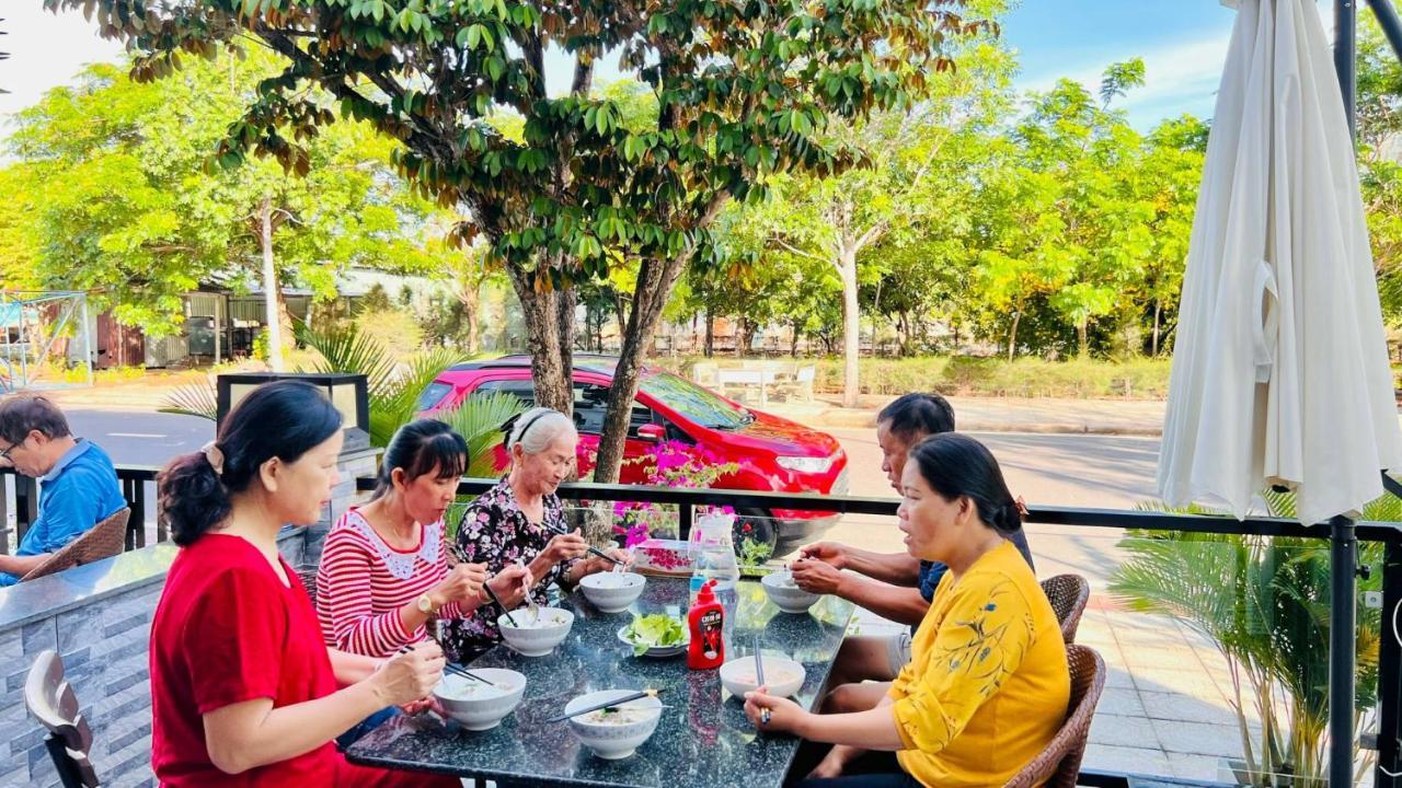 The Track Homestay - Near Bai Dai Beach Cam Lam 외부 사진