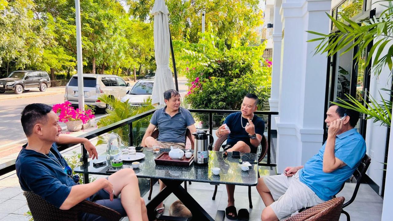 The Track Homestay - Near Bai Dai Beach Cam Lam 외부 사진