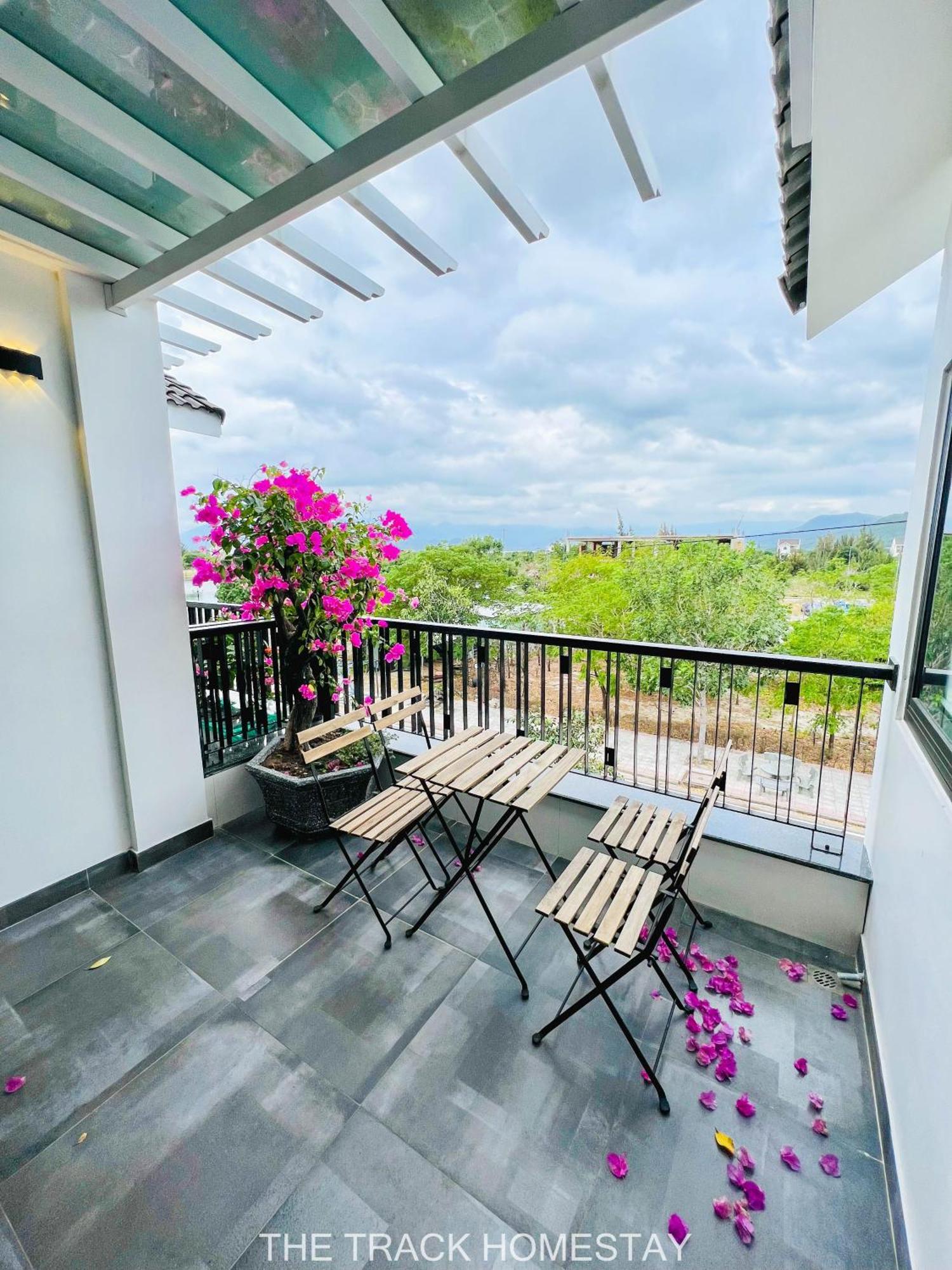 The Track Homestay - Near Bai Dai Beach Cam Lam 외부 사진